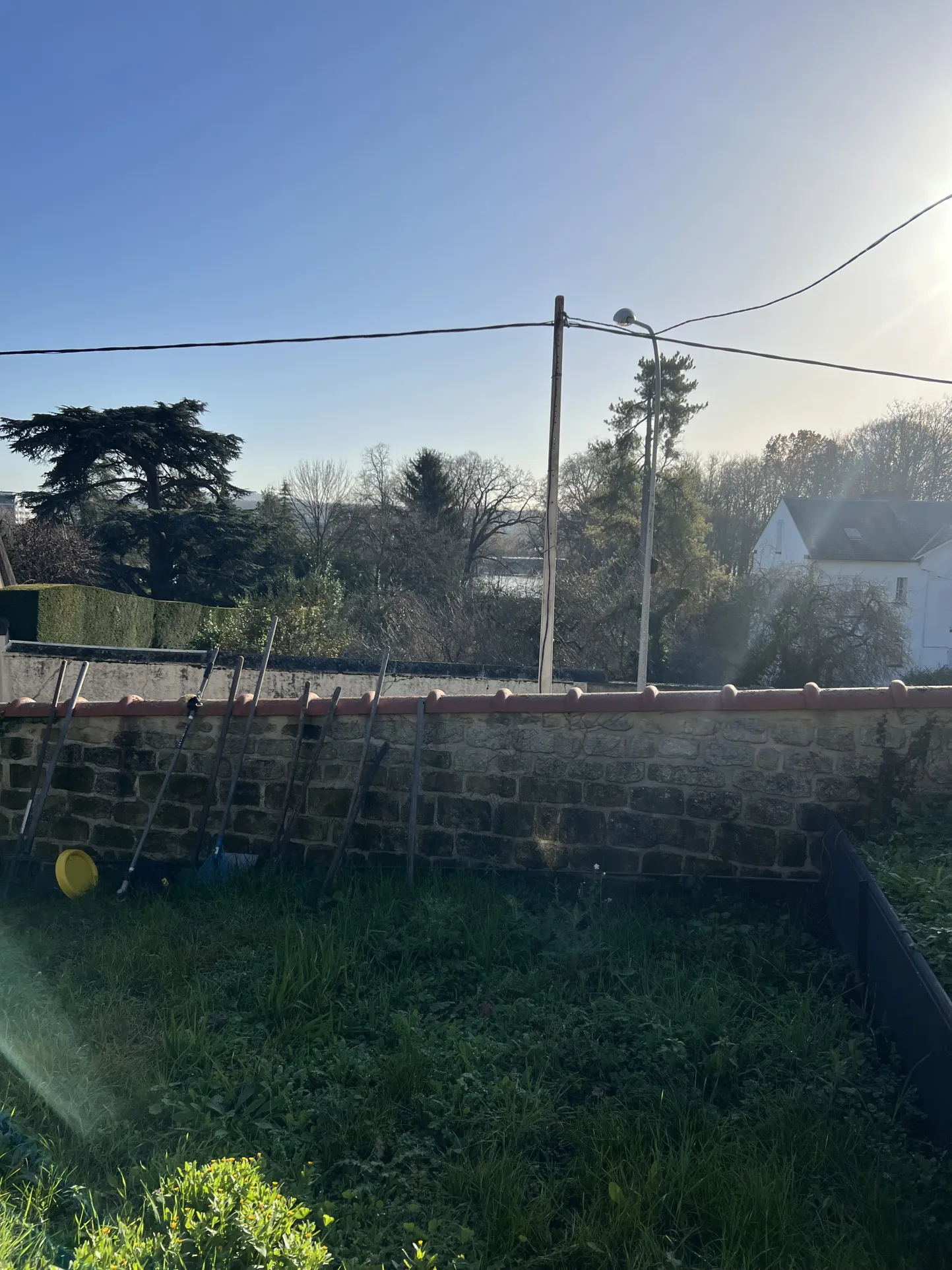 Maisonnette sur les hauteurs de Meulan avec vue sur la Seine 