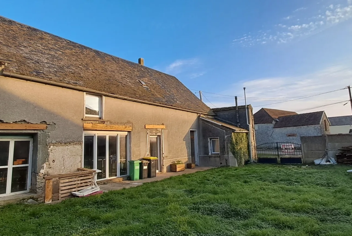 Maison ancienne rénovée avec jardin à Sainville 