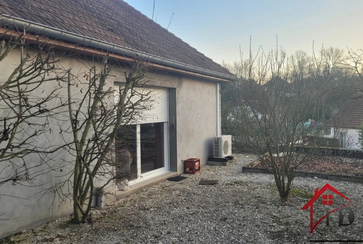 Maison de 2005 à Bouhans les Montbozon avec jardin et atelier 