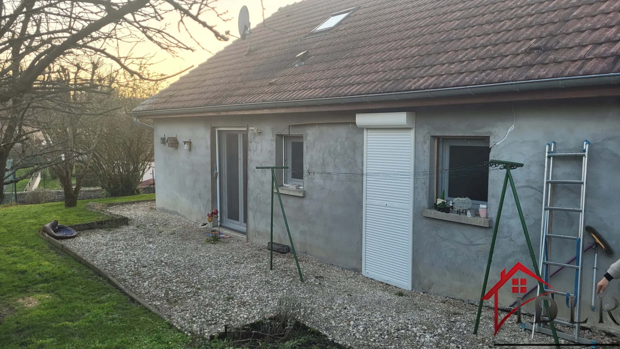 Maison de 2005 à Bouhans les Montbozon avec jardin et atelier 