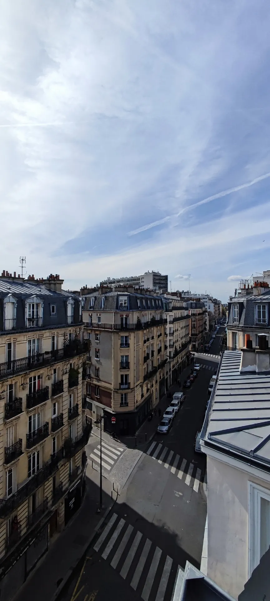 Chambre de service avec vue sur le Sacré Coeur à Paris 