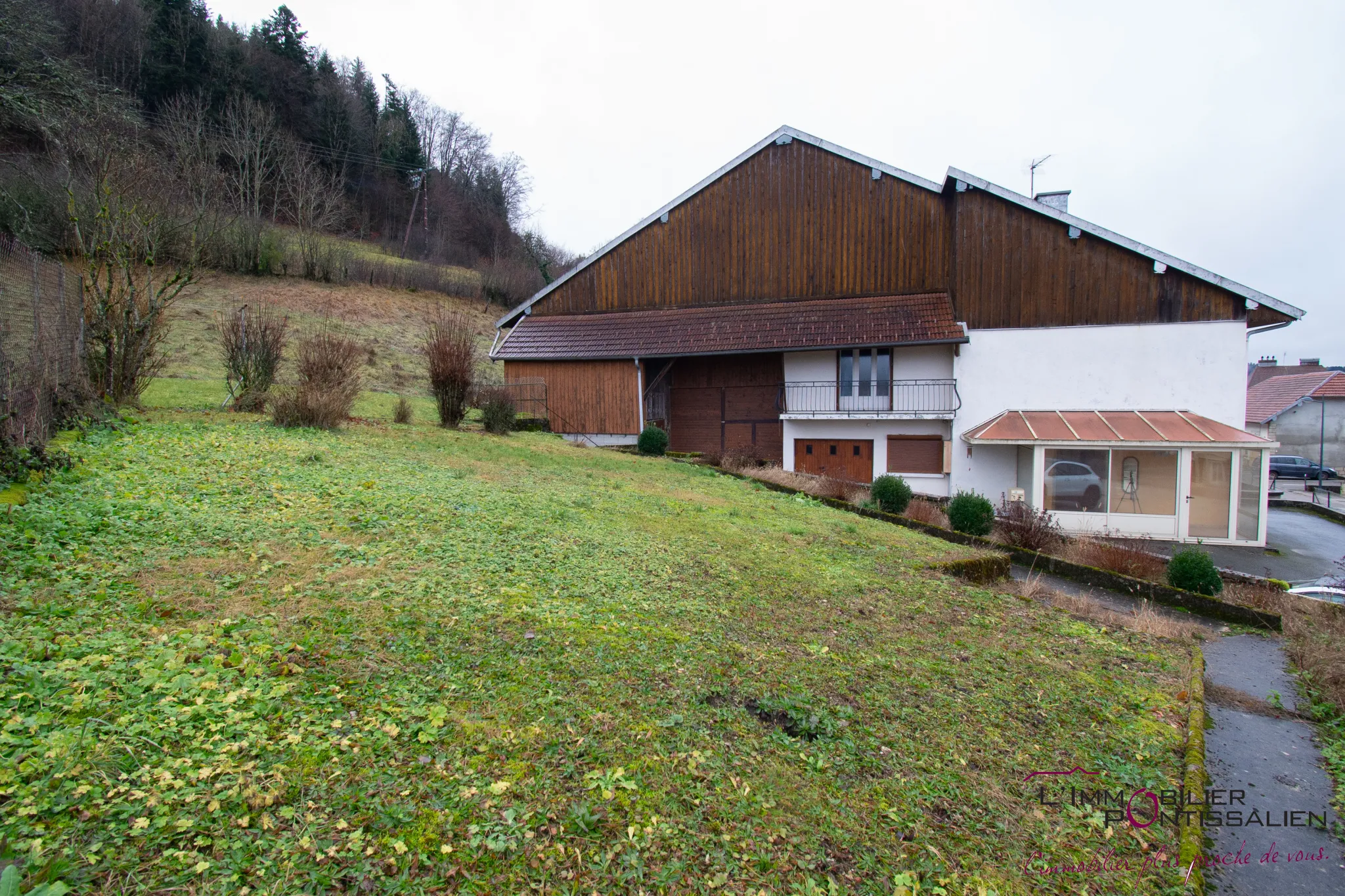 Ferme mitoyenne à Sombacour : 2 logements sur 1724m2 