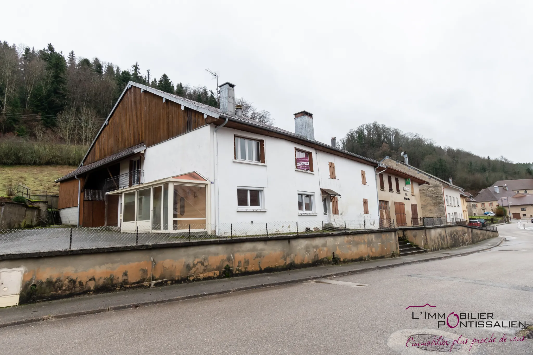 Ferme mitoyenne à Sombacour : 2 logements sur 1724m2 