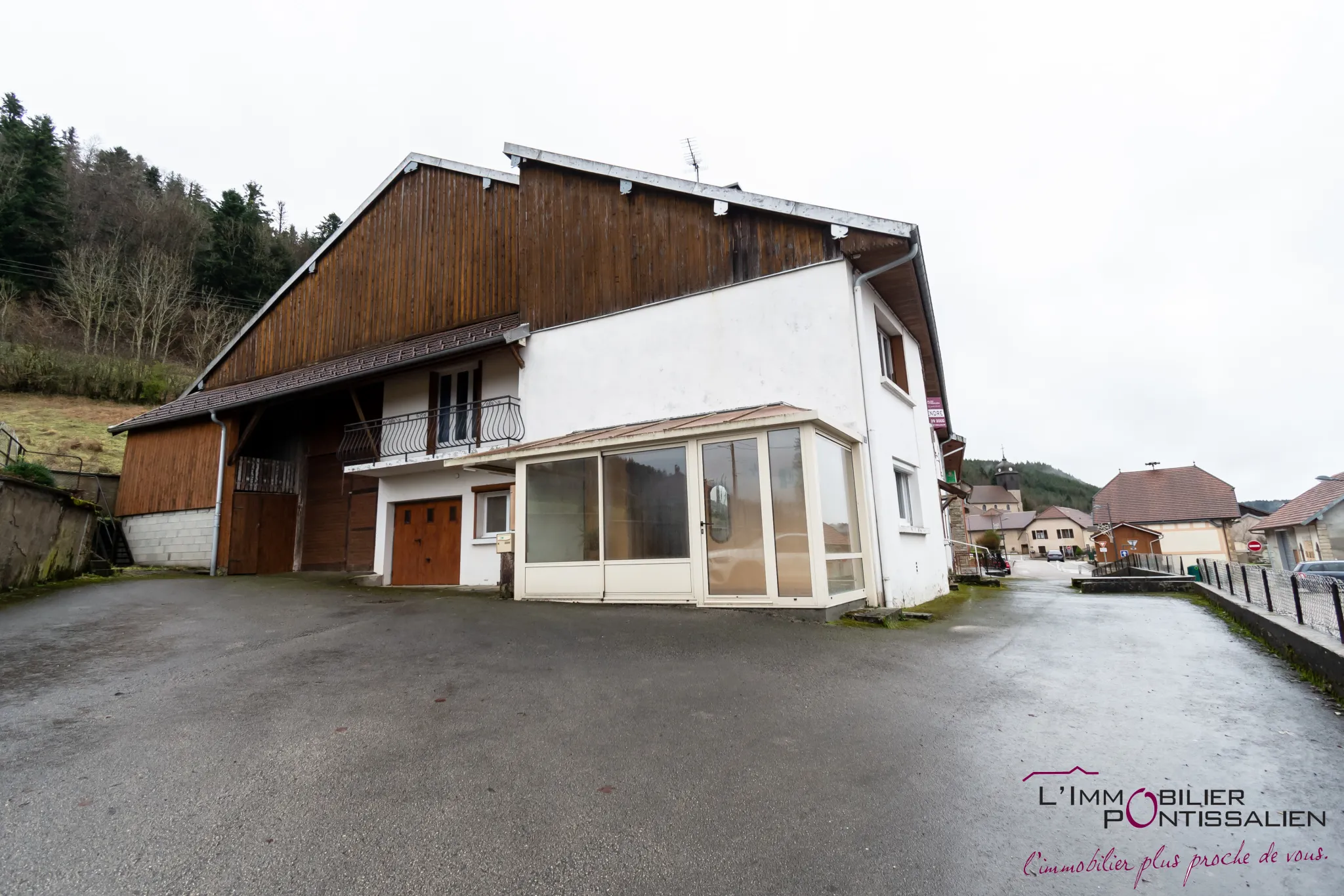 Ferme mitoyenne à Sombacour : 2 logements sur 1724m2 