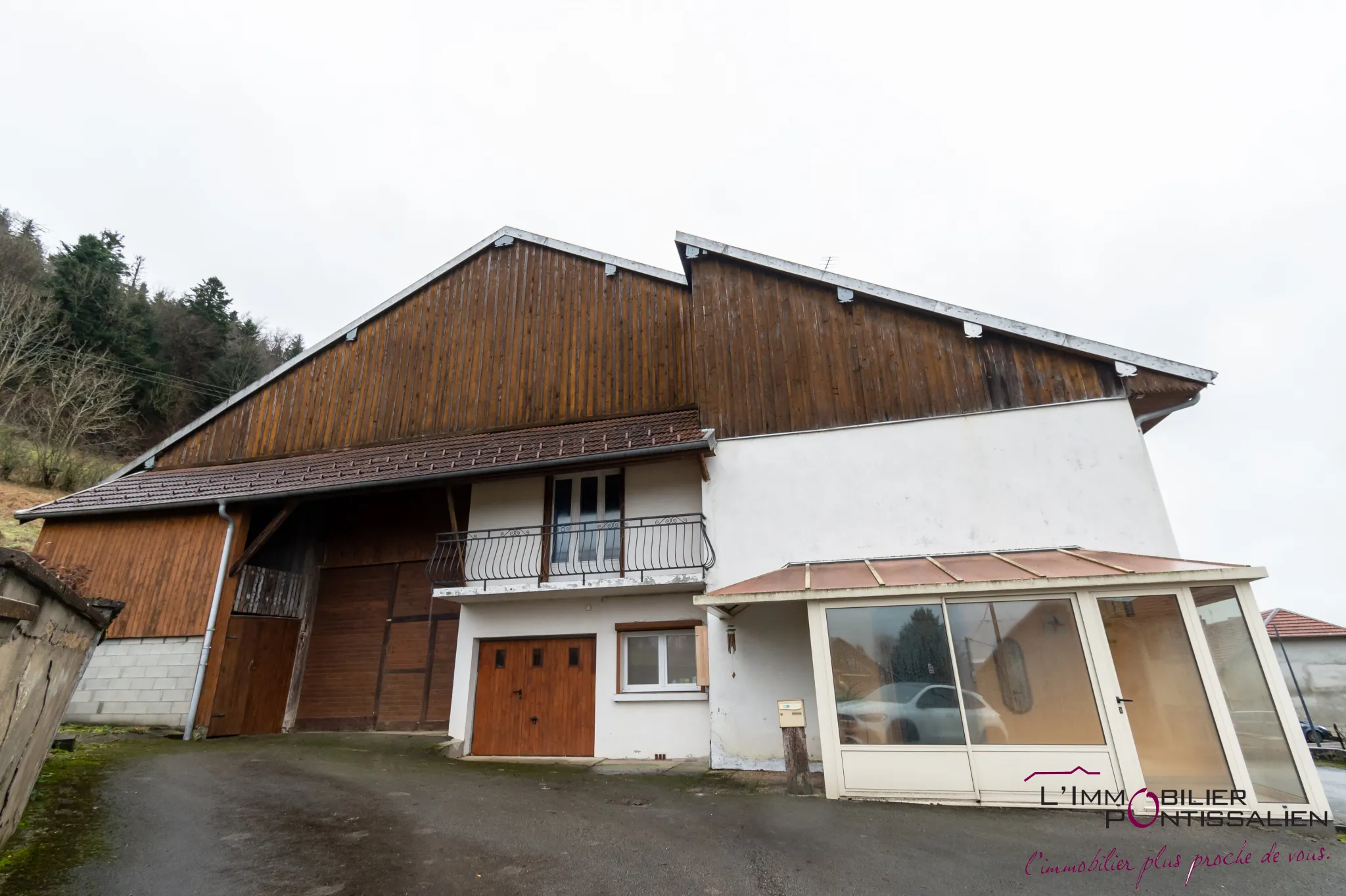 Ferme mitoyenne à Sombacour : 2 logements sur 1724m2 