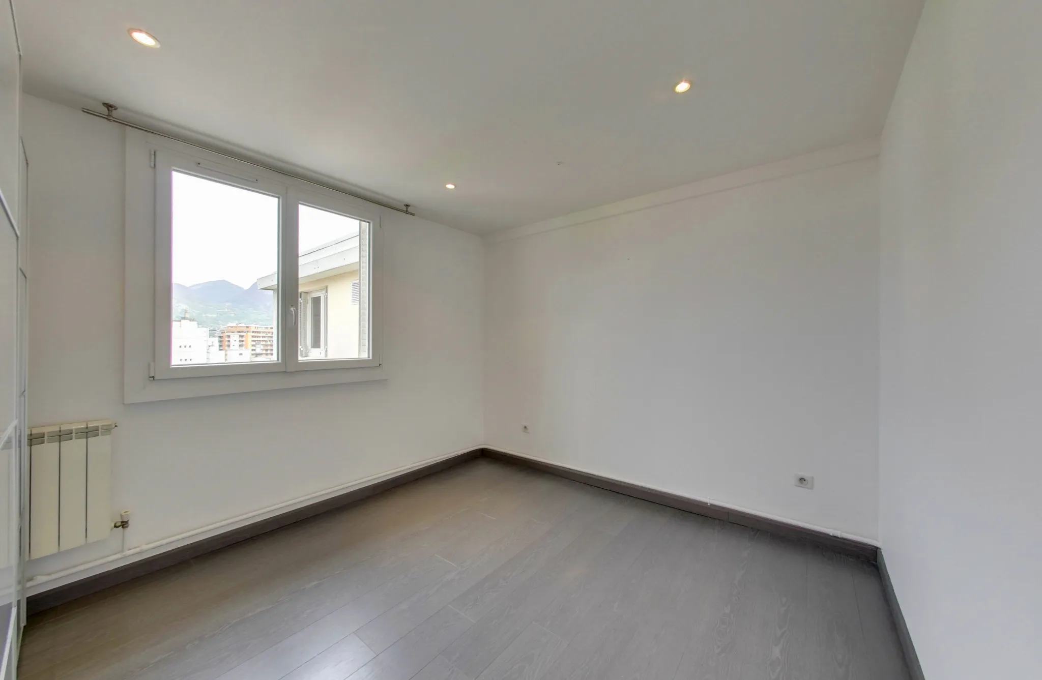 Appartement 4P+C Rue Lavoisier avec Vue Belledonne 