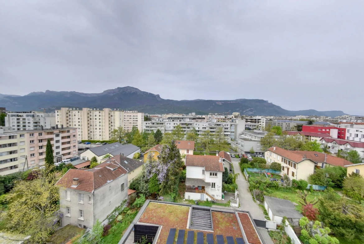 Appartement 4P+C Rue Lavoisier avec Vue Belledonne 