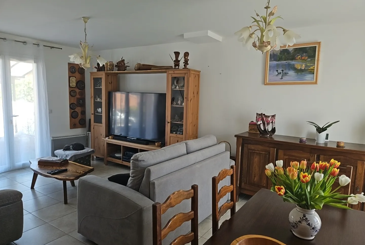 Maison familiale récente avec 3 chambres à vendre à PIGNANS 