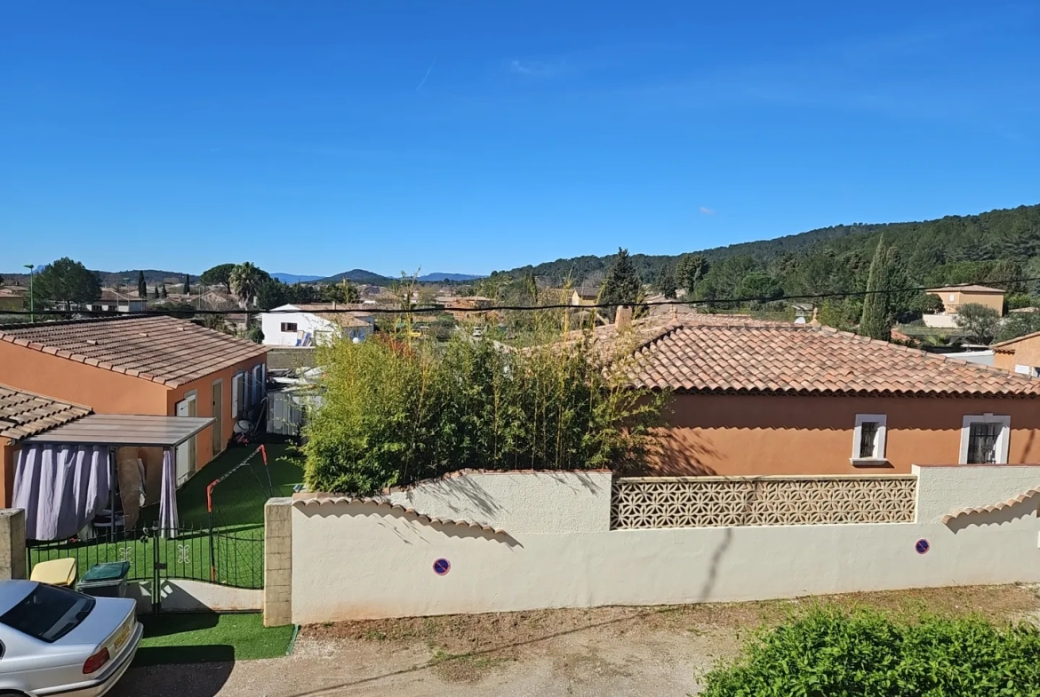 Maison familiale récente avec 3 chambres à vendre à PIGNANS 