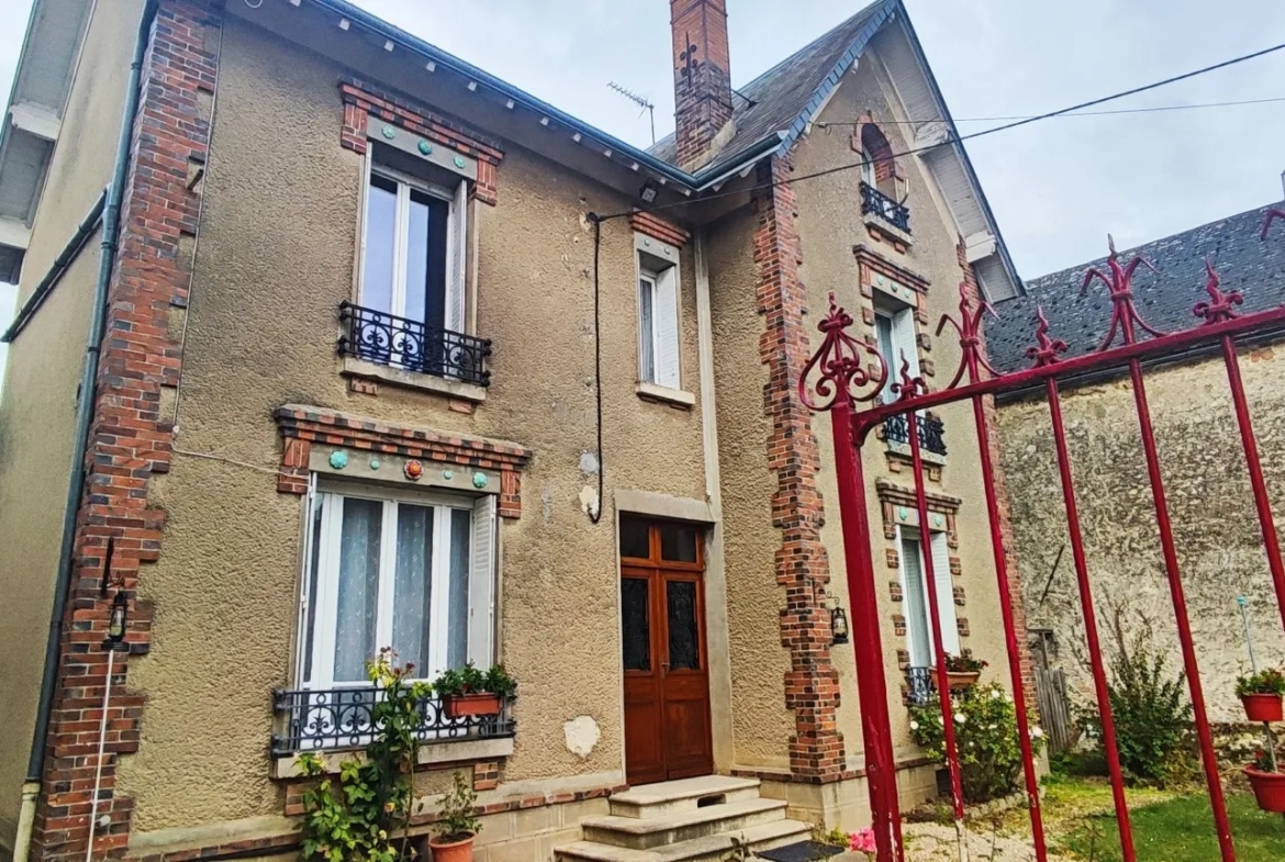 Maison Bourgeoise à Dourdan avec Grenier Aménageable 