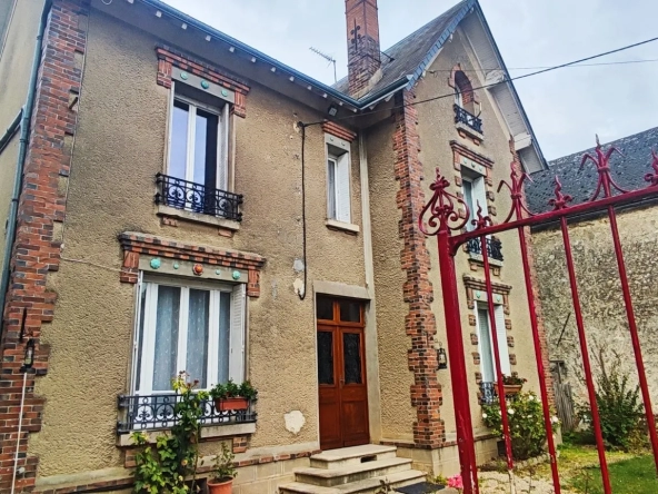 Maison Bourgeoise à Dourdan avec Grenier Aménageable