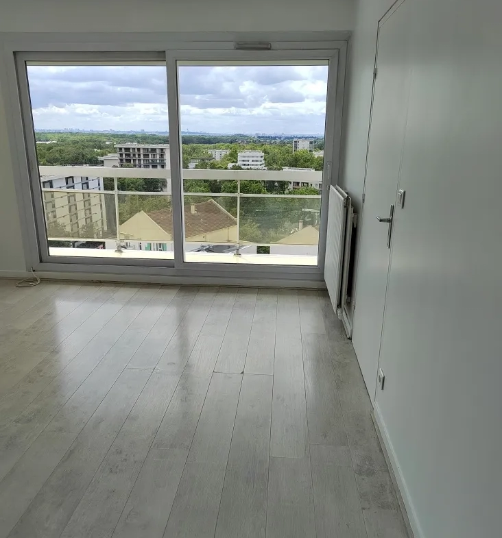 Grand appartement de 82m2 au dernier étage 