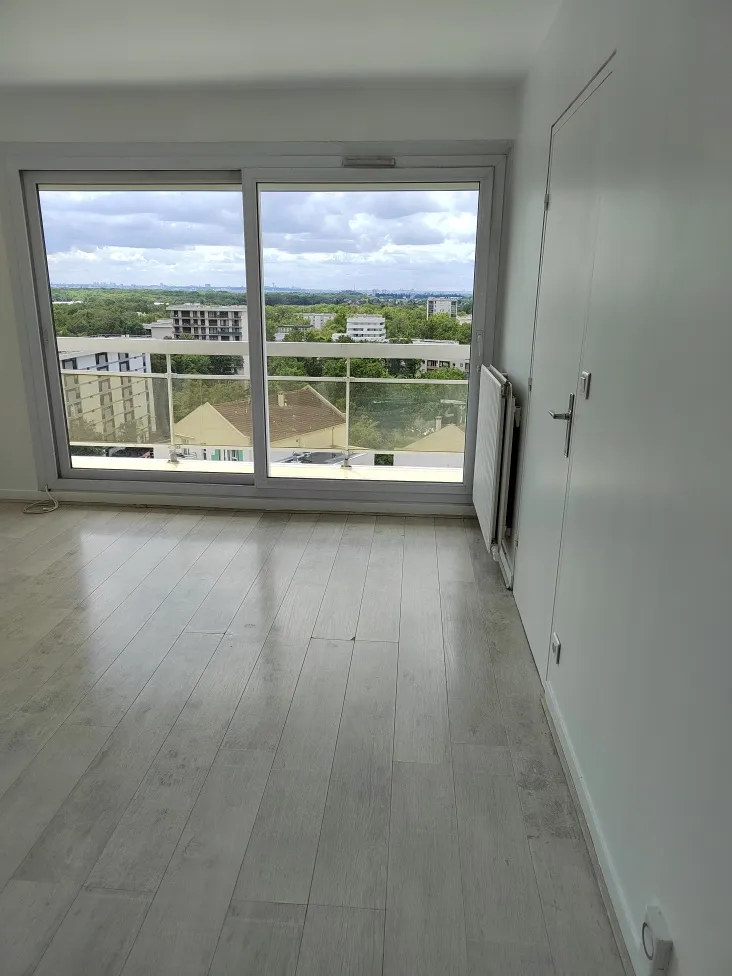 Grand appartement de 82m2 au dernier étage 