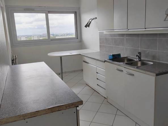 Grand appartement de 82m2 au dernier étage