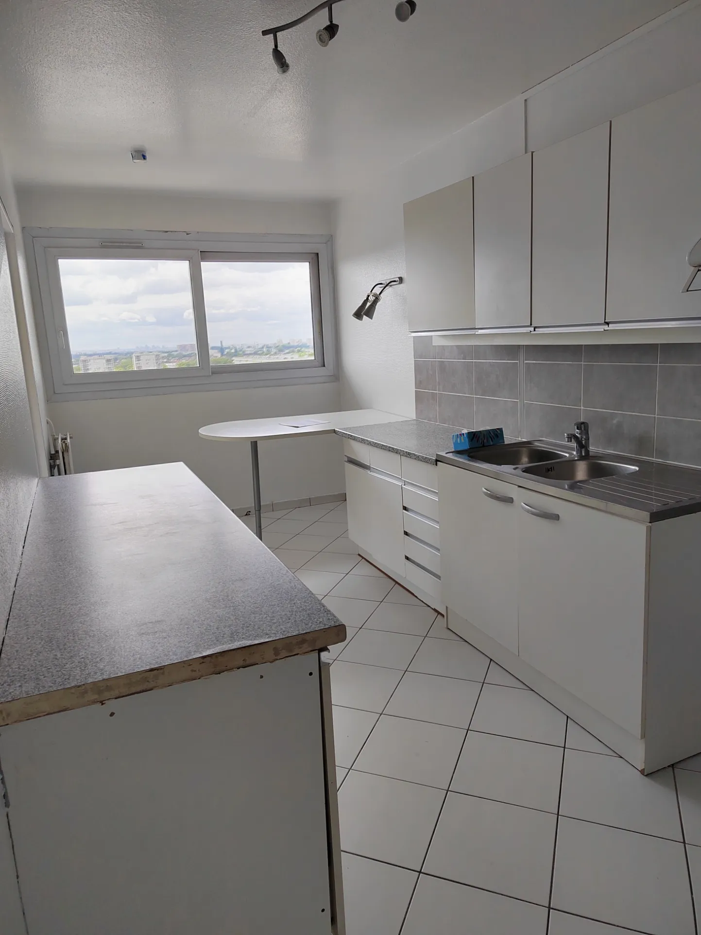 Grand appartement de 82m2 au dernier étage 