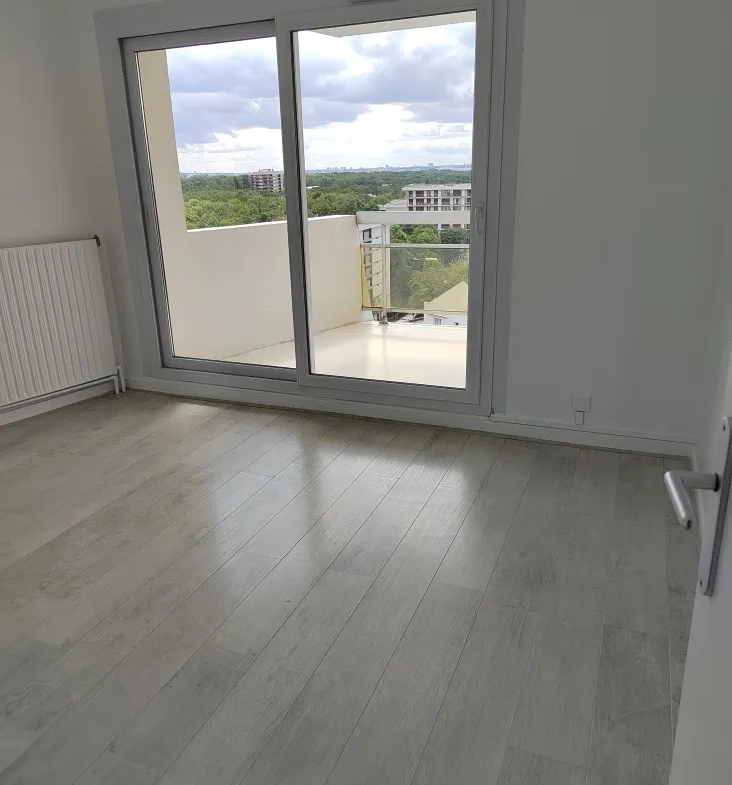 Grand appartement de 82m2 au dernier étage 