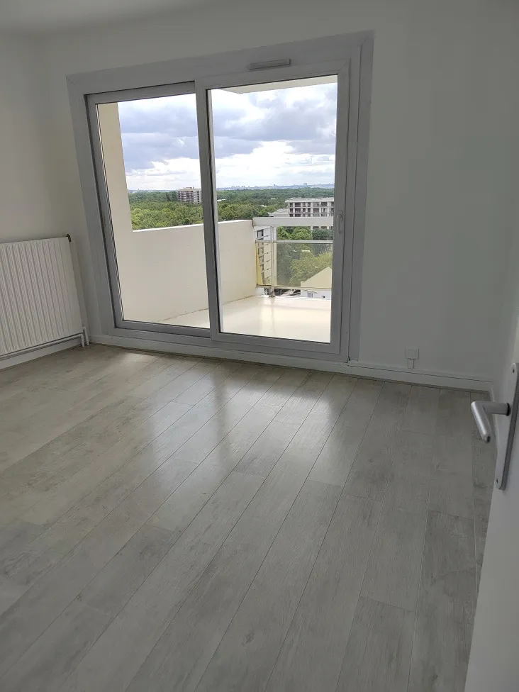 Grand appartement de 82m2 au dernier étage 