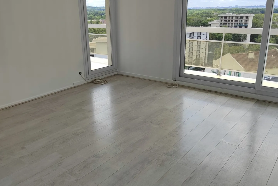 Grand appartement de 82m2 au dernier étage 