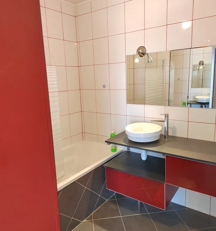 Grand appartement de 82m2 au dernier étage 