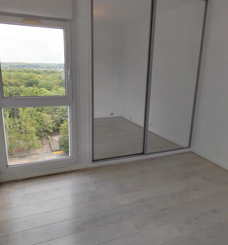 Grand appartement de 82m2 au dernier étage 