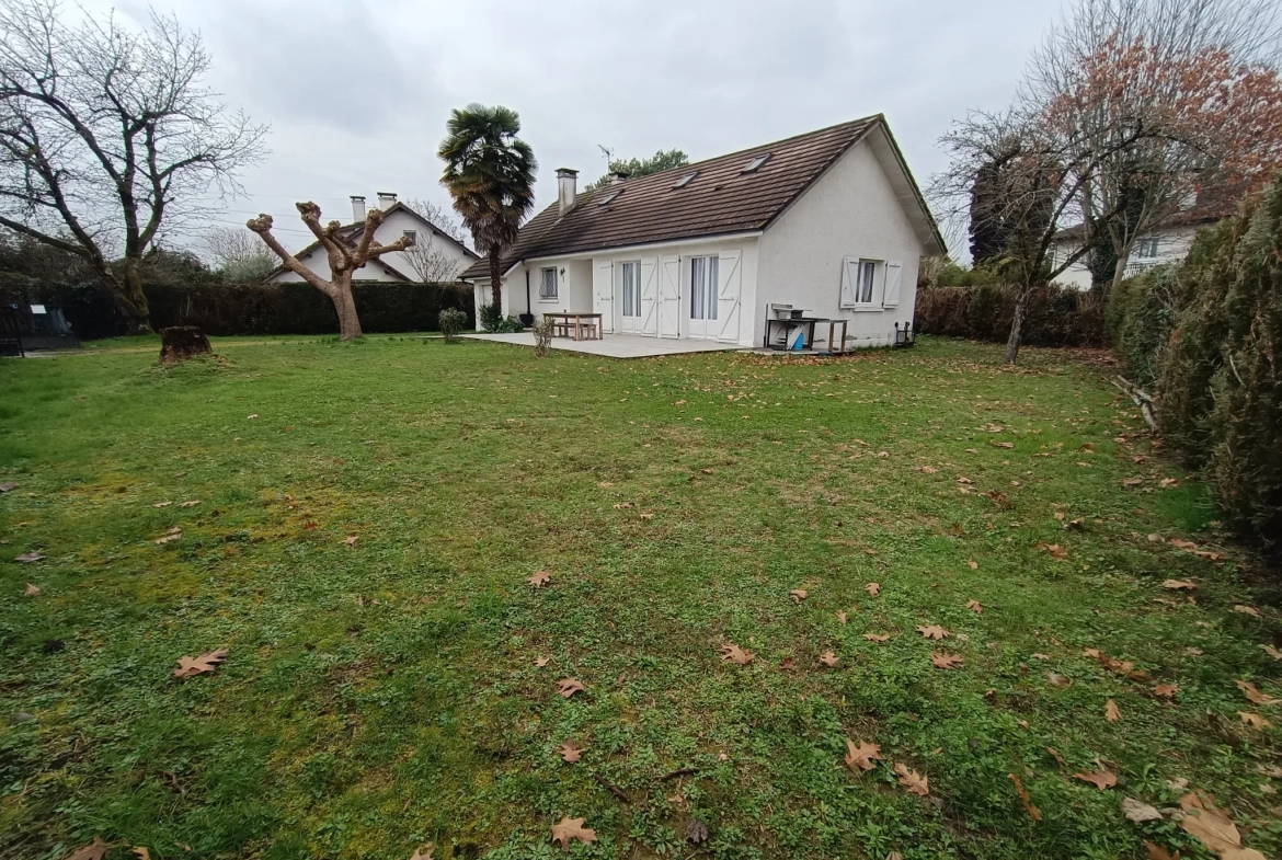 Maison à Lescar avec 3 chambres et jardin 