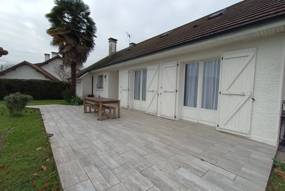 Maison à Lescar avec 3 chambres et jardin 