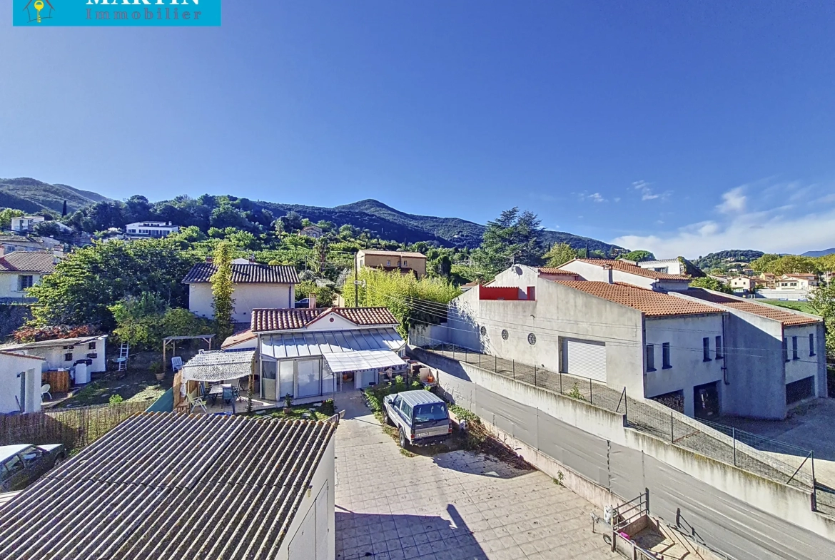 Appartement T3 rénové avec vue à CERET 