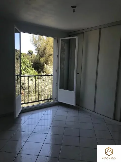 Appartement T3/4 avec balcon et parking à Marseille 13013 