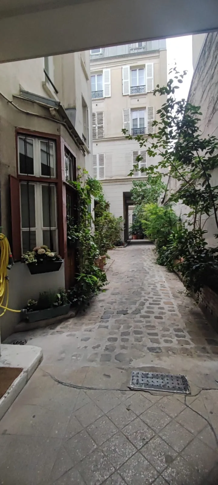 Studette Lumineuse à Montmartre - Idéal Investissement 