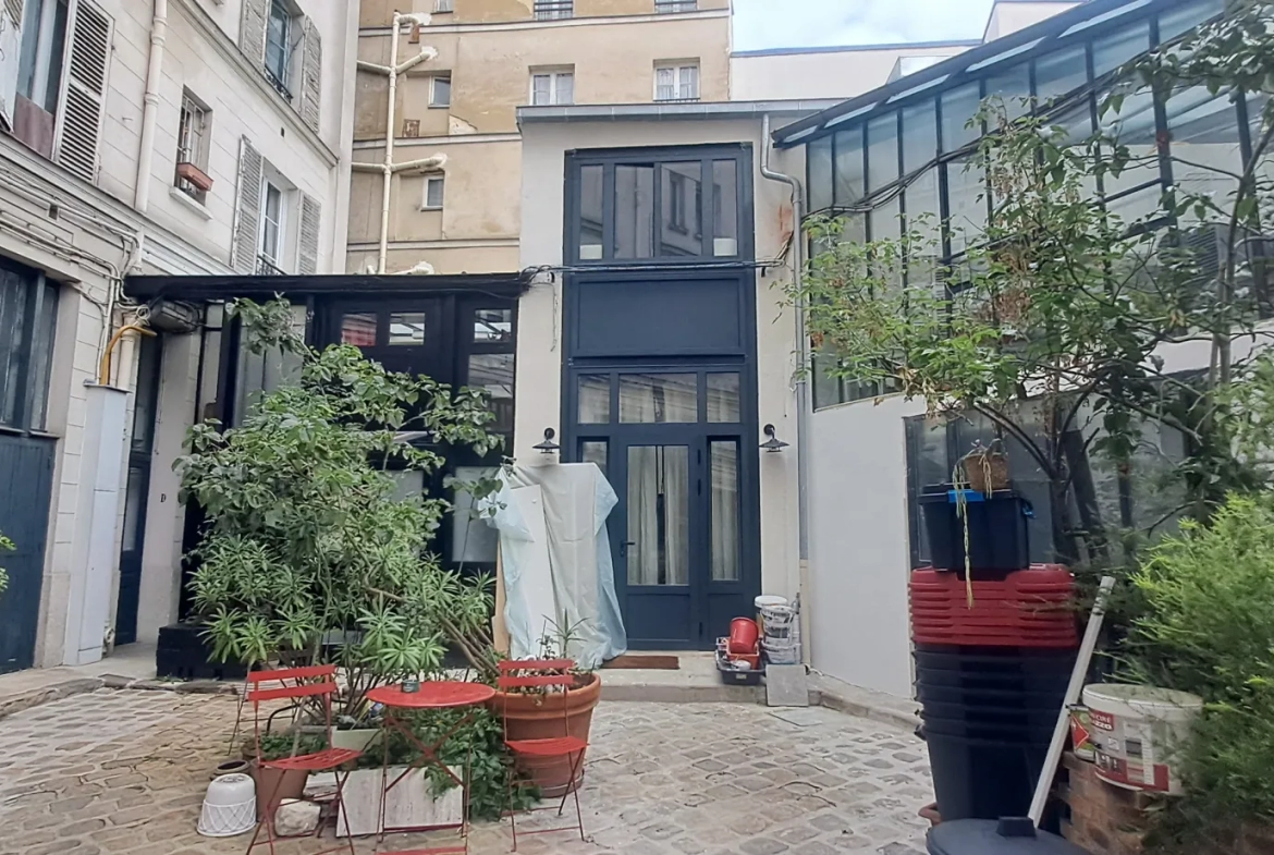 Studette Lumineuse à Montmartre - Idéal Investissement 