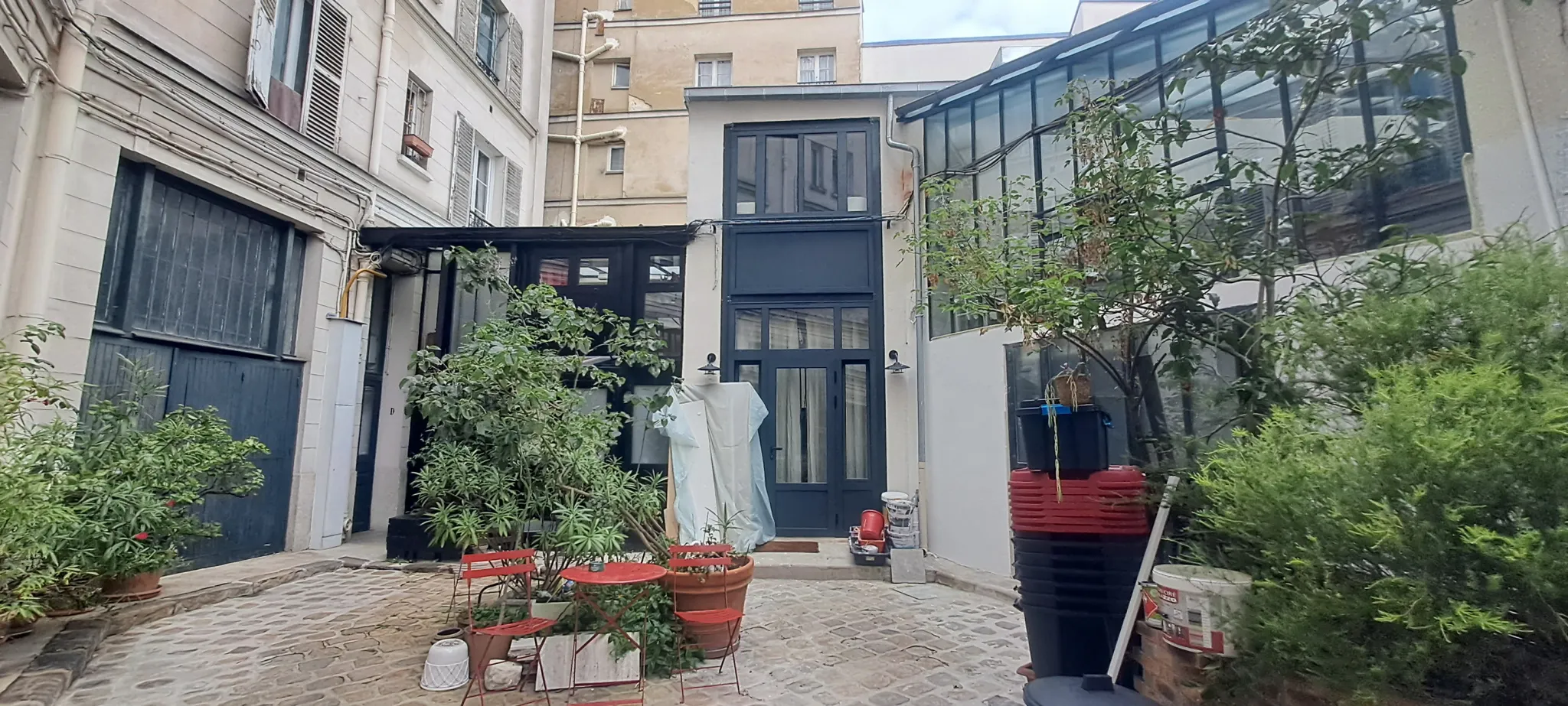 Studette Lumineuse à Montmartre - Idéal Investissement 