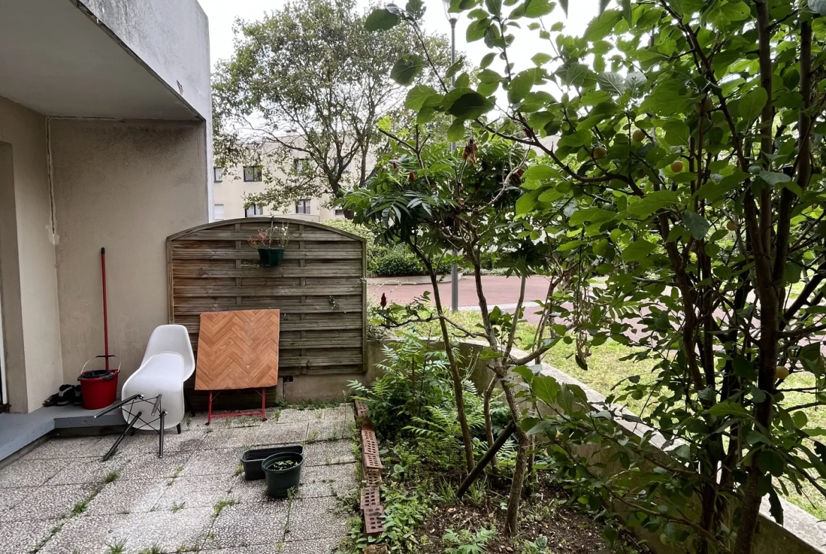 Appartement Deux Pièces à Cergy Préfecture avec Jardin 