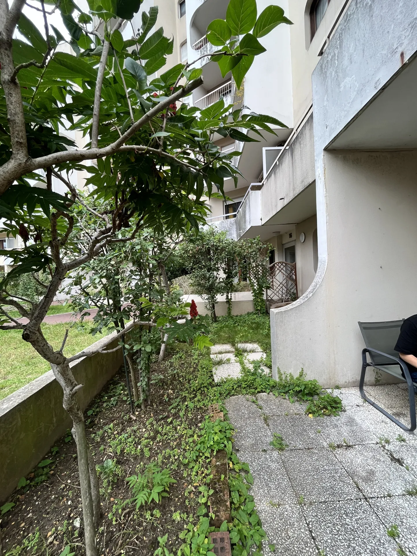 Appartement Deux Pièces à Cergy Préfecture avec Jardin 