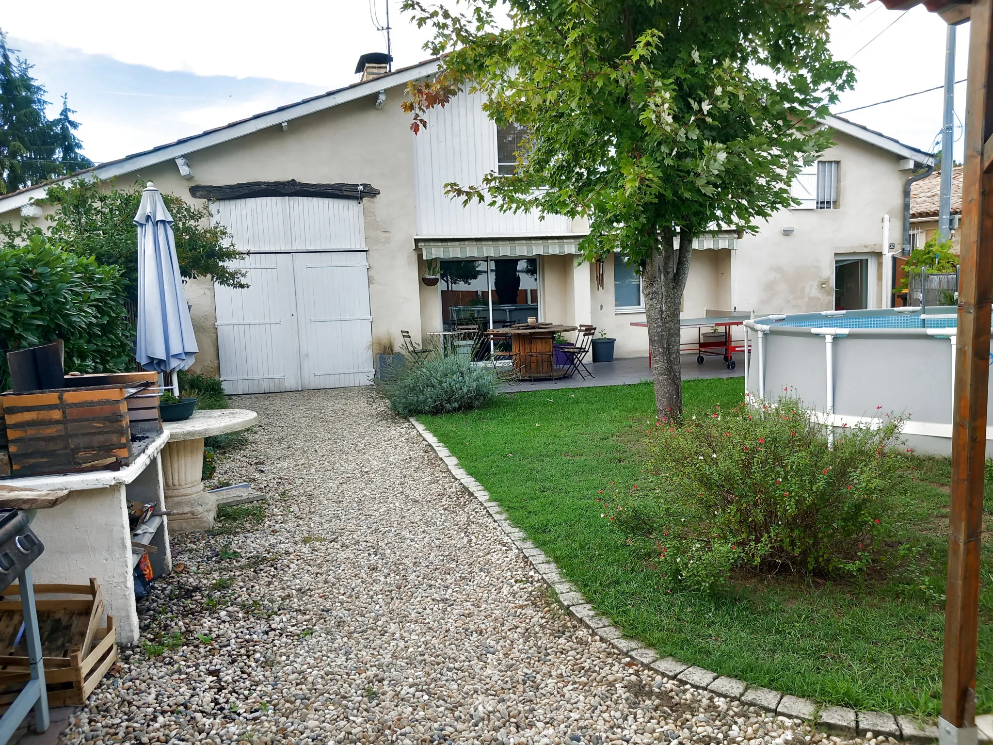 Maison de Ville avec Jardin Intime - Toulenne 