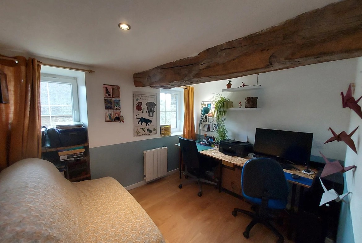 Charmante maison en pierre avec 2 chambres + bureau 