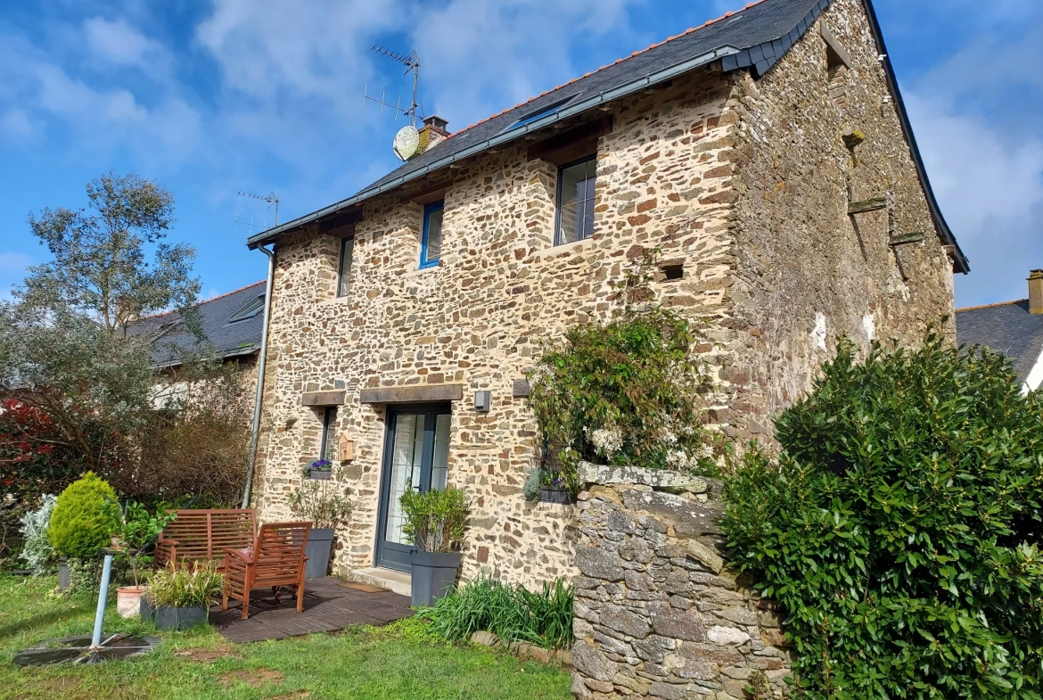 Charmante maison en pierre avec 2 chambres + bureau 