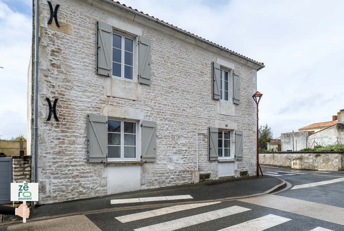 Maison en pierre rénovée à Magnils-Reigniers 