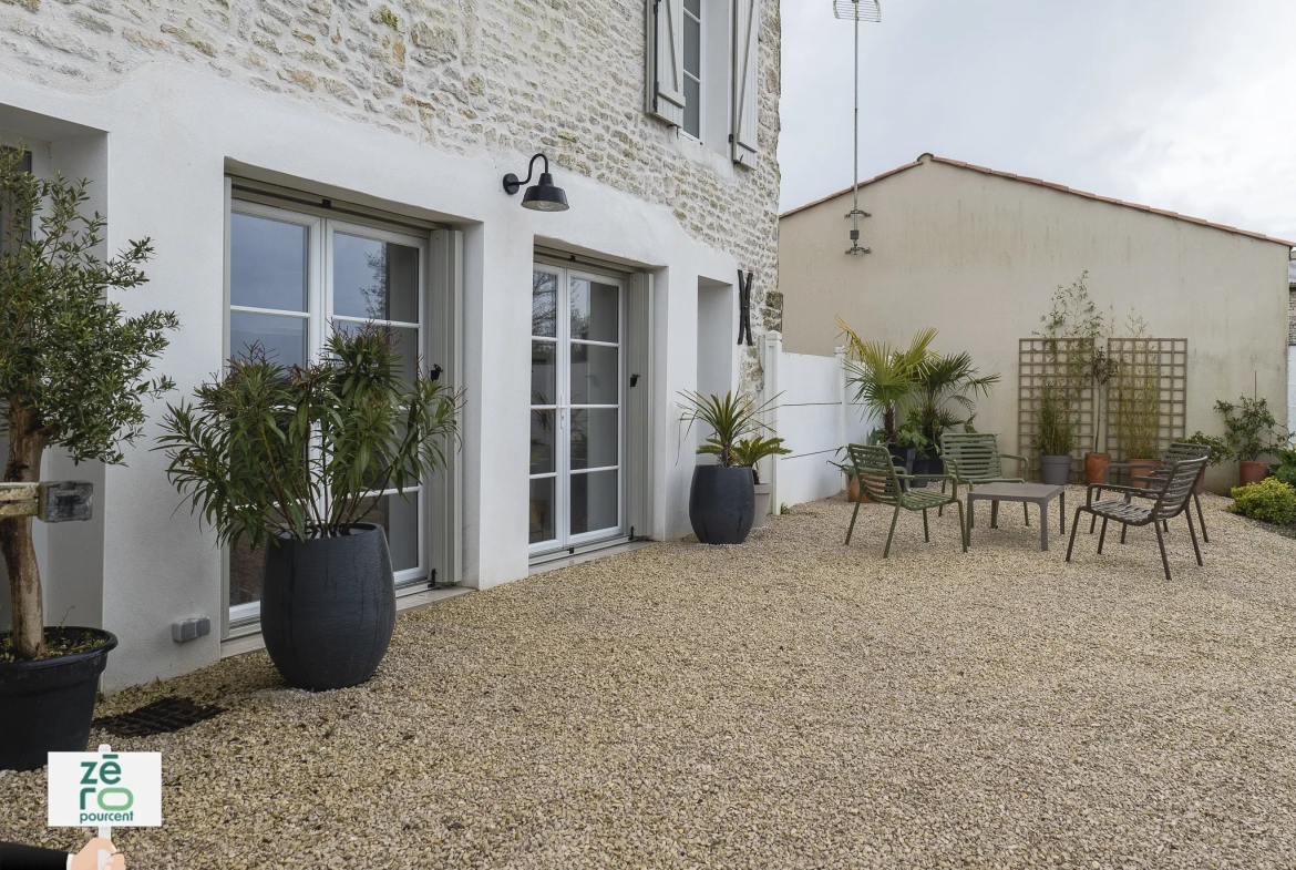 Maison en pierre rénovée à Magnils-Reigniers 