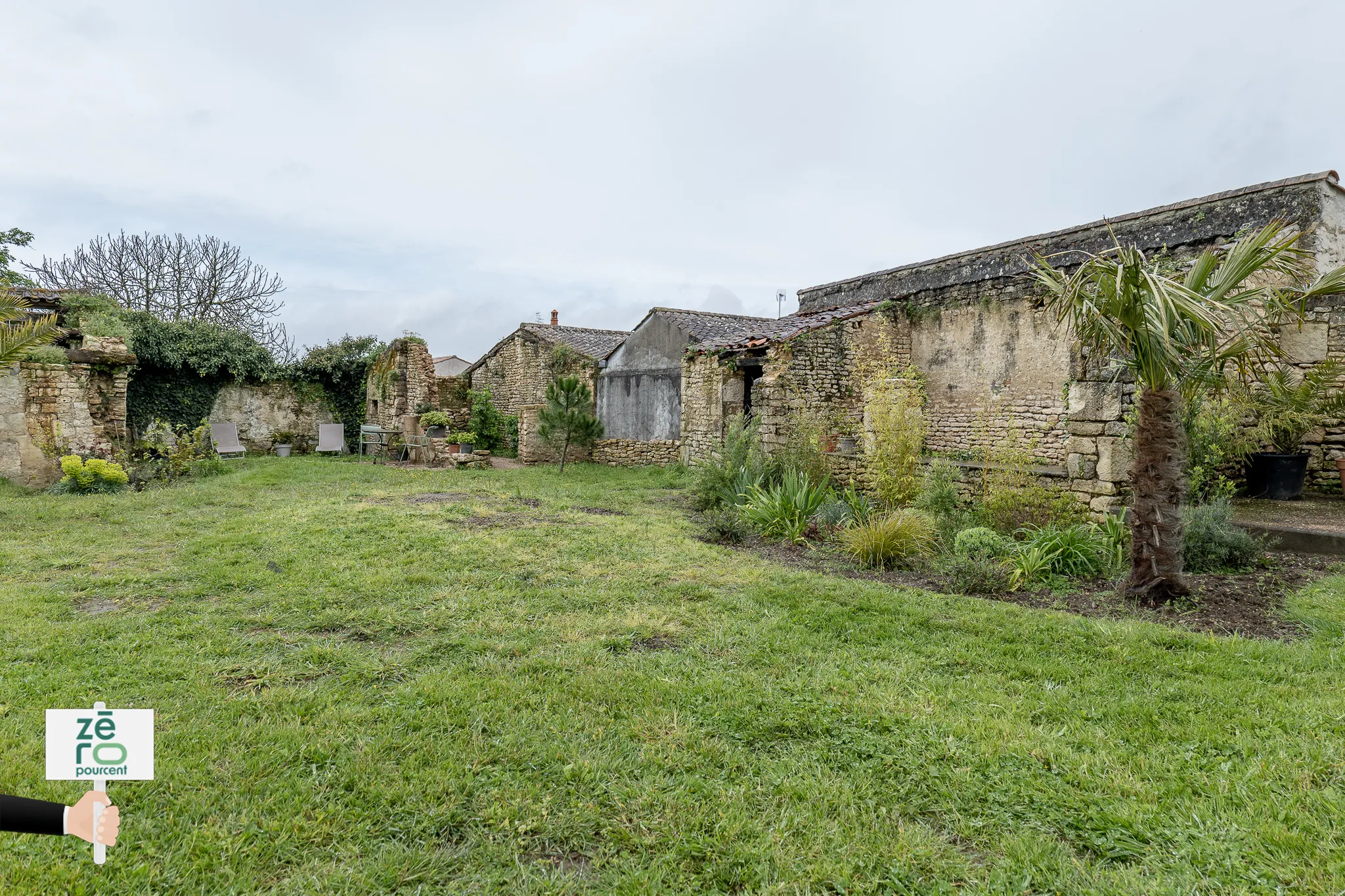 Maison en pierre rénovée à Magnils-Reigniers 