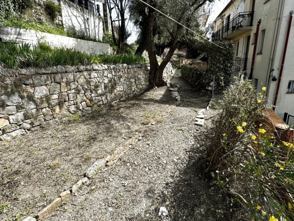 Appartement 3 pièces avec jardinet privatif à Magagnosc