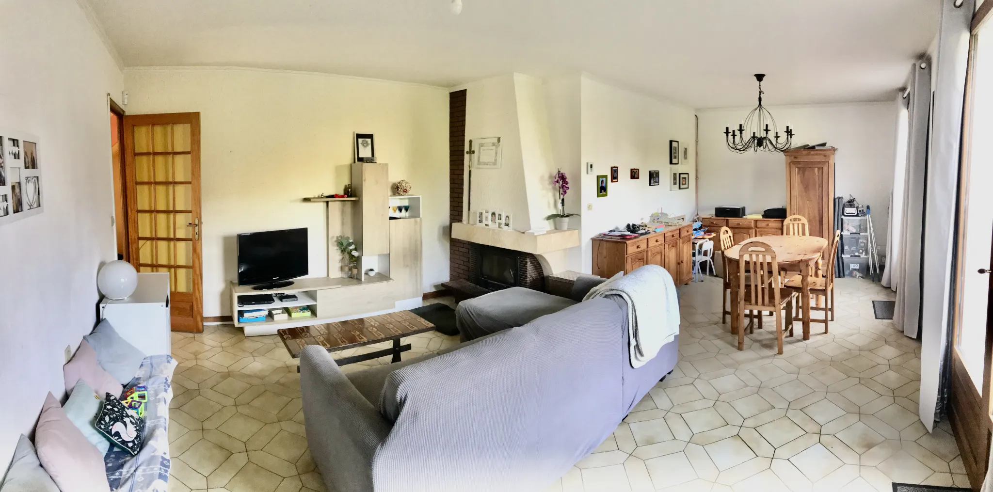 Maison Familiale de 147m2 à Mantes-la-Ville avec 5 Chambres et Jardin 