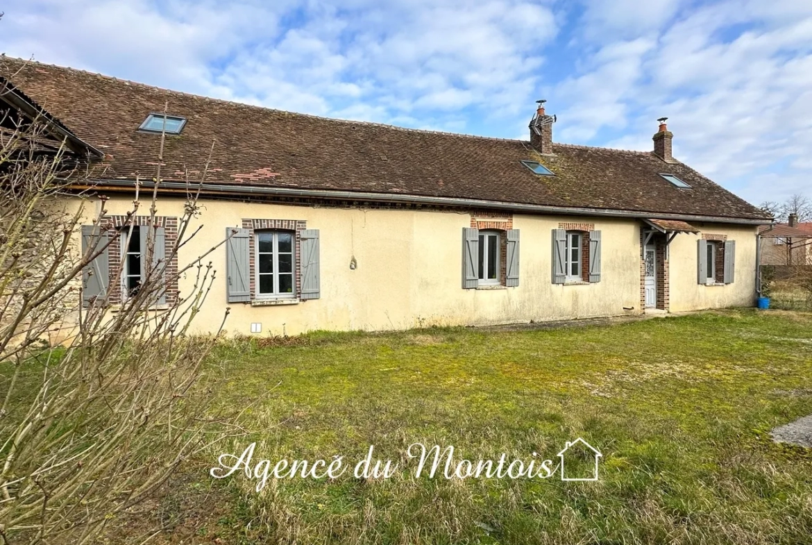 Fermette rénovée à Sergines avec jardin clos 