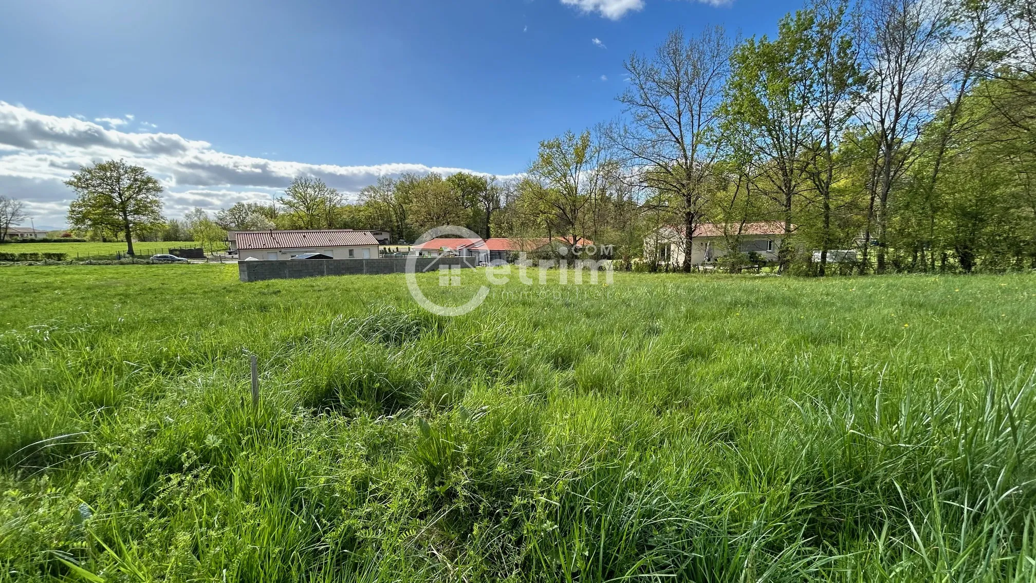 Terrain à bâtir de 1.100 m2 à Bulhon avec vue dégagée 