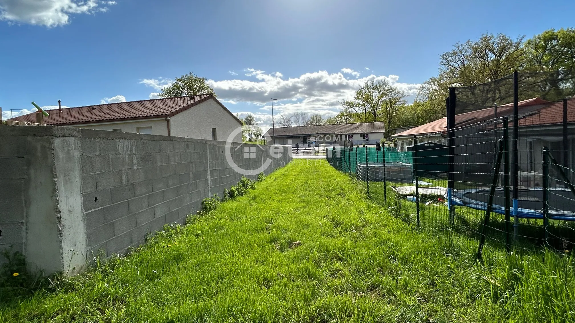 Terrain à bâtir de 1.100 m2 à Bulhon avec vue dégagée 