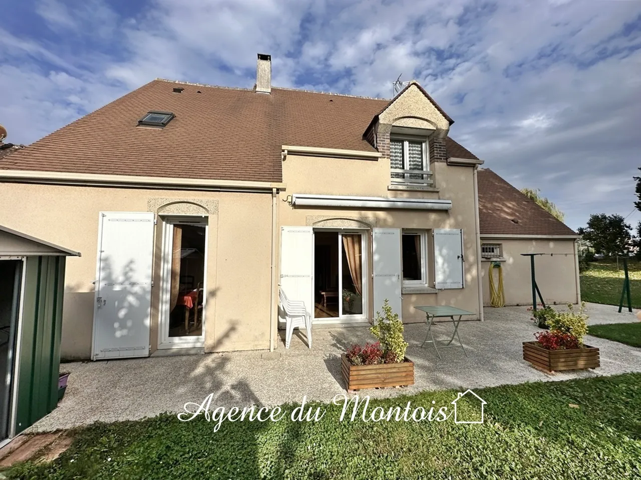 Pavillon Traditionnel à Bray-sur-Seine avec Jardin 