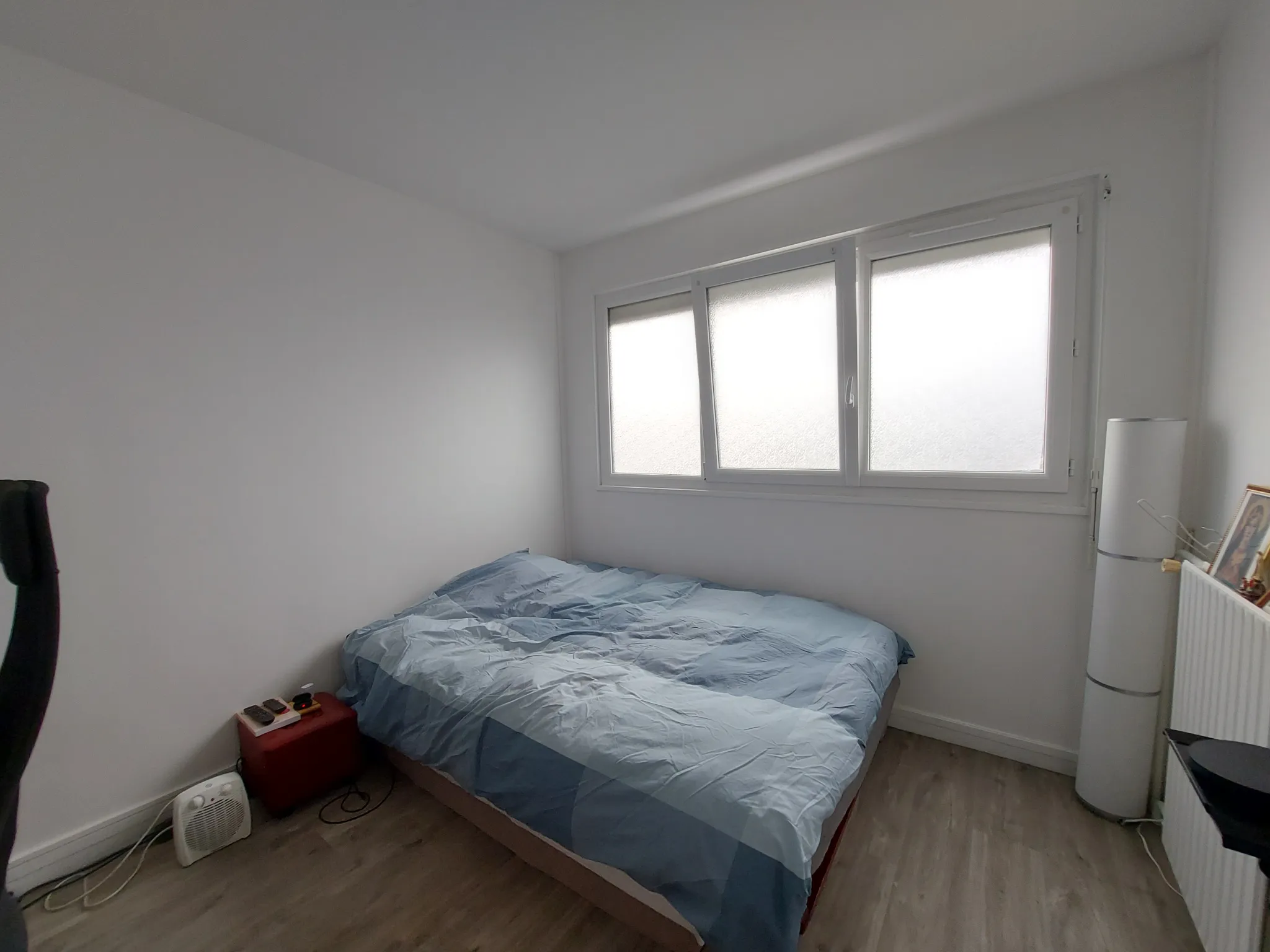 Appartement F2 à Plaisir vendu loué avec balcon 