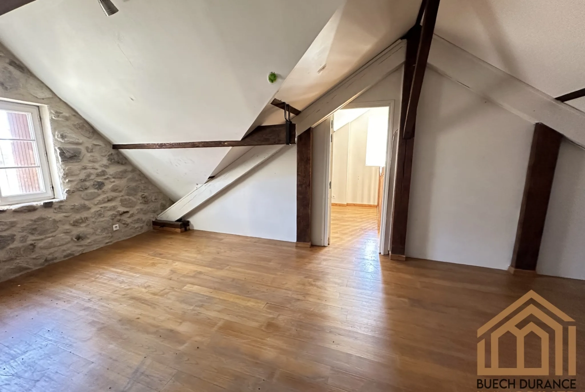 Maison à Veynes avec 5 chambres et terrain de 1524m2 