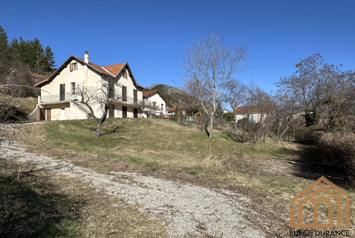 Maison à Veynes avec 5 chambres et terrain de 1524m2 