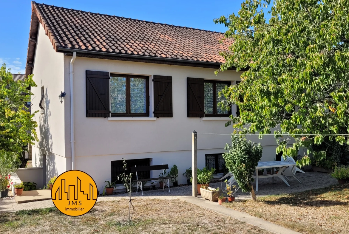 Maison Mitoyenne avec Jardin et Garage à Yzeure 