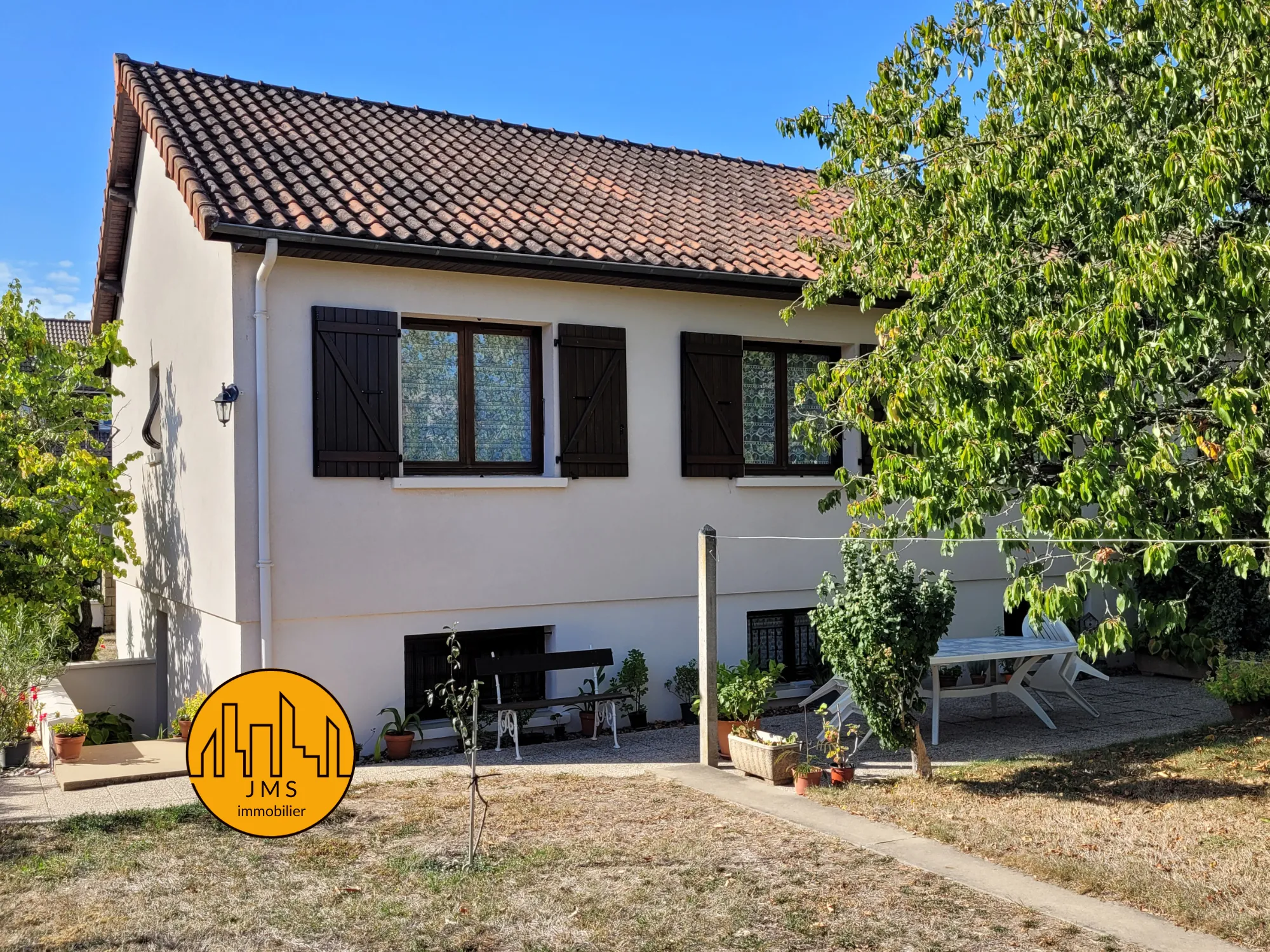 Maison Mitoyenne avec Jardin et Garage à Yzeure 